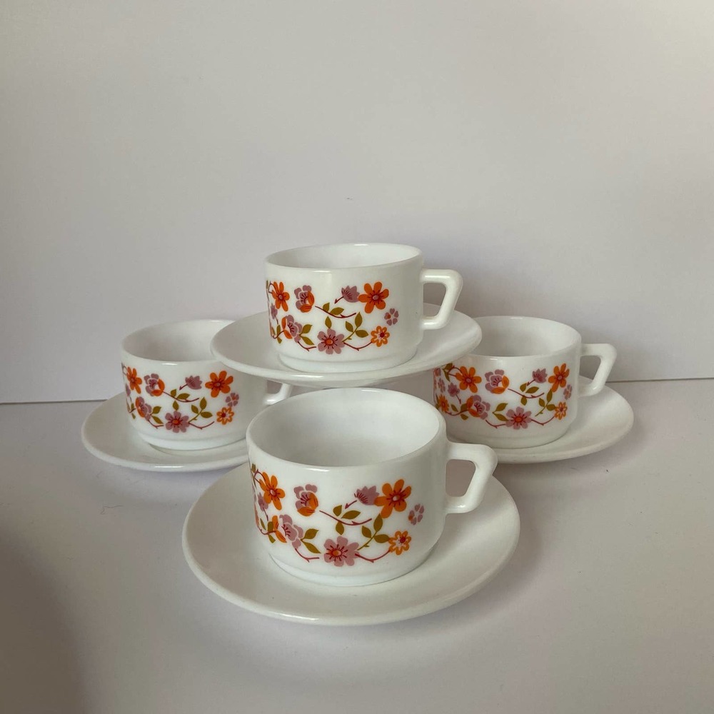 Vintage Arcopal White Flower Power Demitasse Espresso Cups & Saucers Set/4  MCM